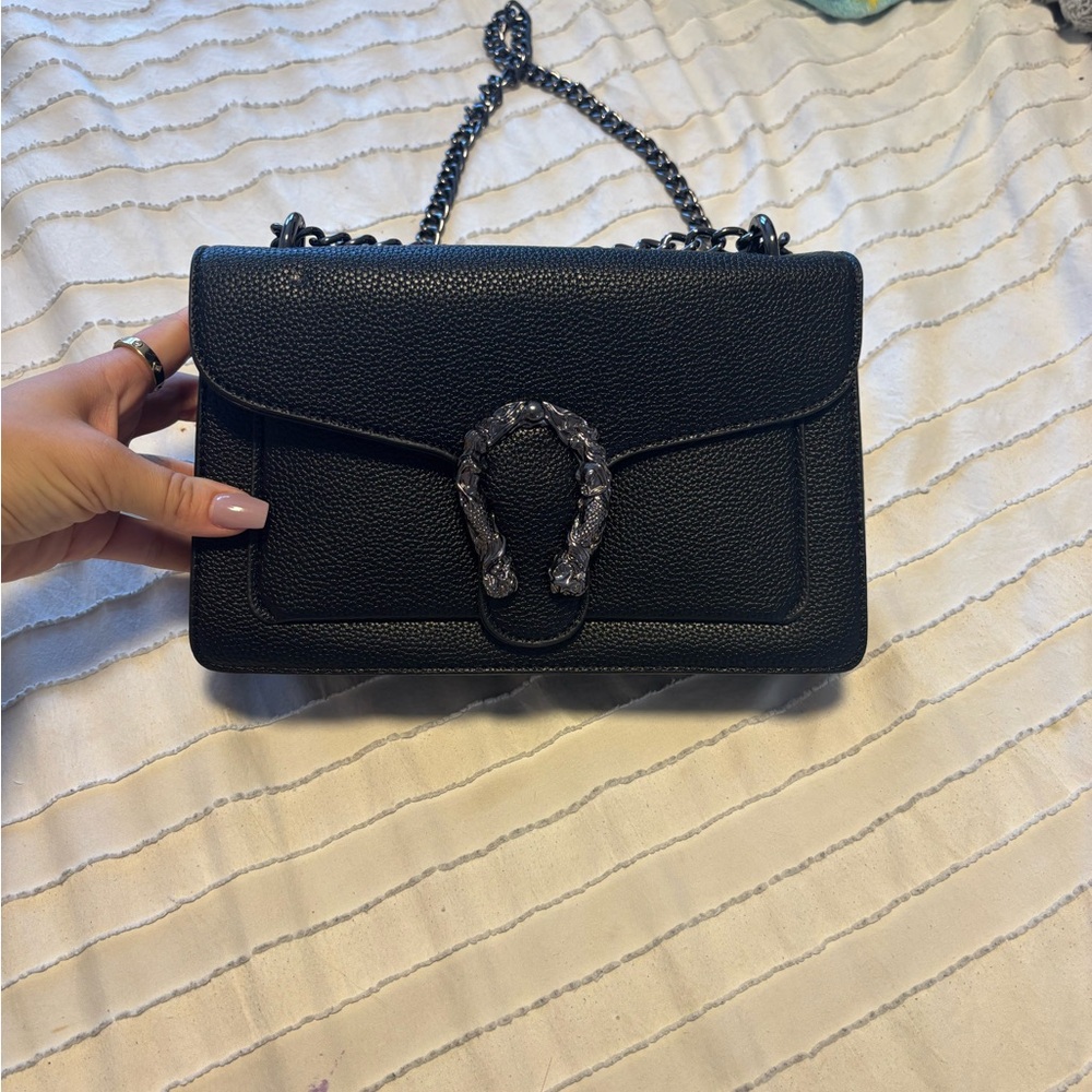 Elegant Black Leather Shoulder Bag